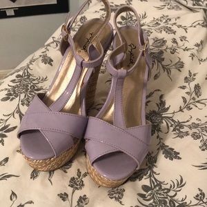 Lavender size 6 wedges